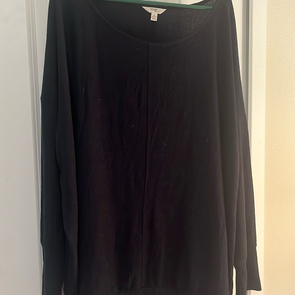 Brand neww light weight sweater